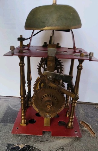 Kleines uhrwerk comtoise - uhrwerk,