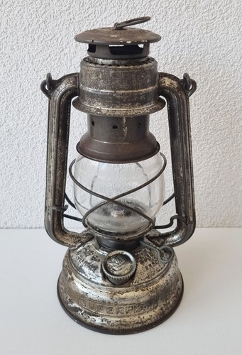 Alte sturmlaterne feuerhand - alte, sturmlaterne: